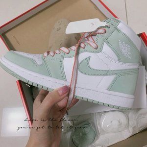 🔥 Nike Air Jordan 1 Retro High OG 'Seafoam'